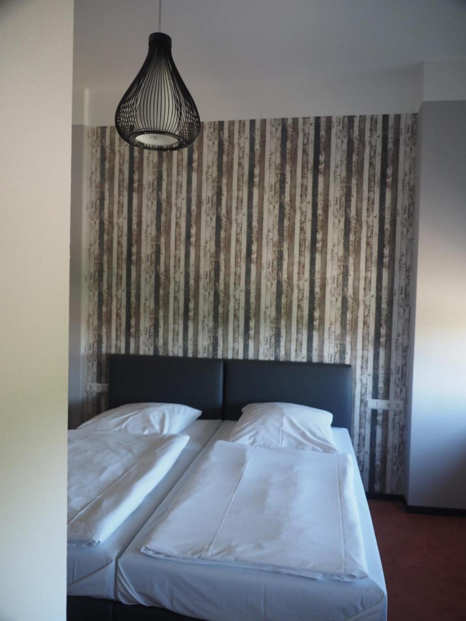 Hotel Kipphut Sarstedt Exterior photo